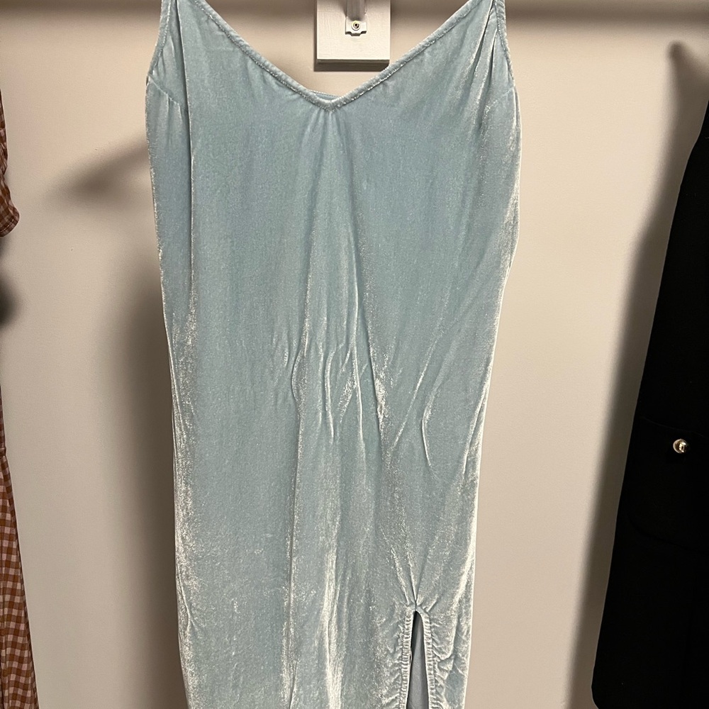 Reformation Lyza Velvet Dress - Picture 5 of 6